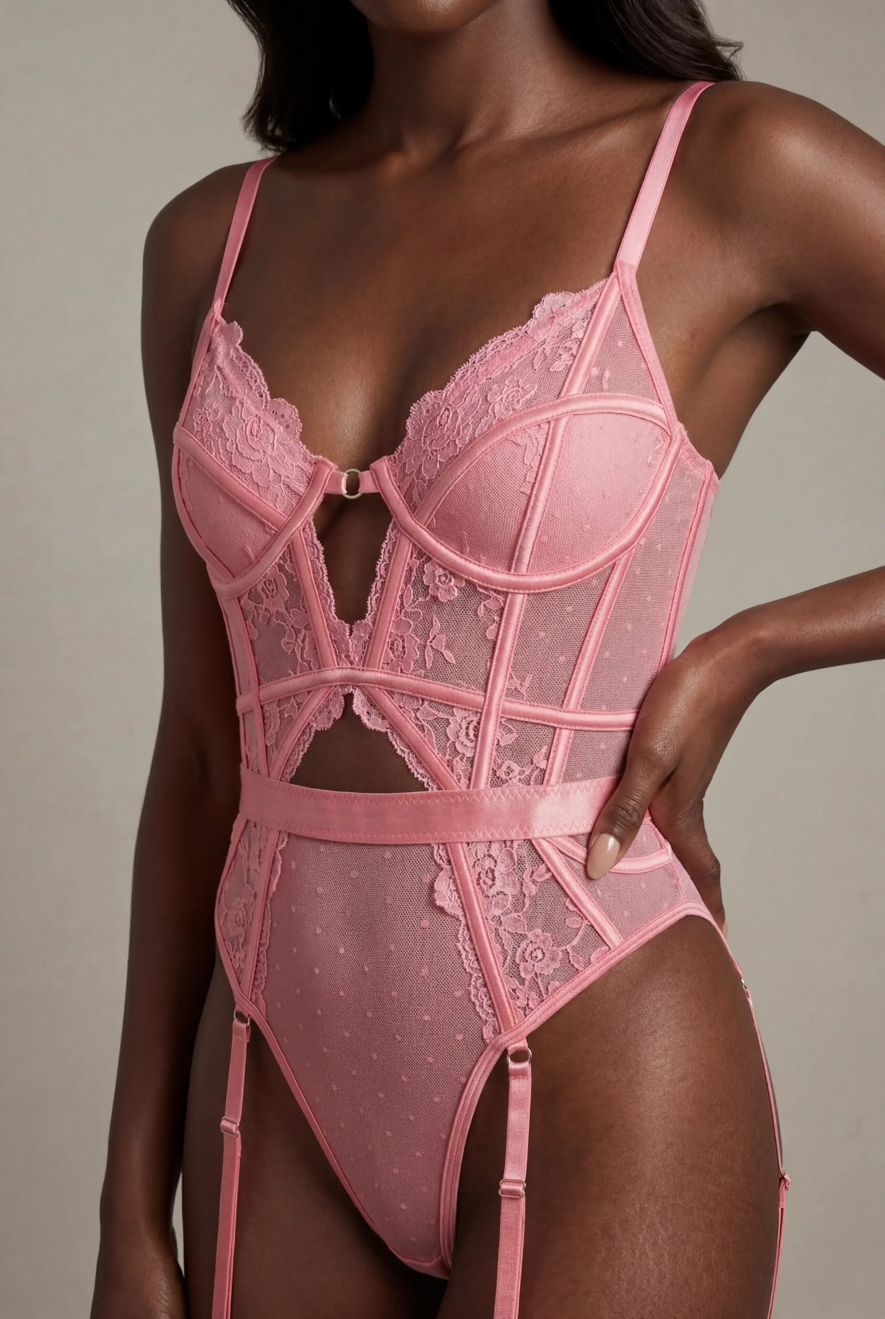 Body en dentelle avec tour de cuisses - AUDACE Rose